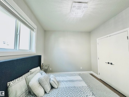6222 172A Avenue, Edmonton, AB - Indoor Photo Showing Bedroom