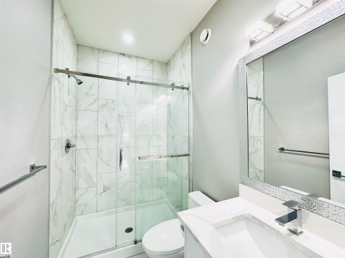 6222 172A Avenue, Edmonton, AB - Indoor Photo Showing Bathroom