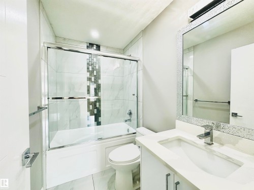 6222 172A Avenue, Edmonton, AB - Indoor Photo Showing Bathroom