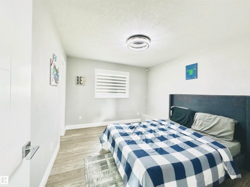 6222 172A Avenue, Edmonton, AB - Indoor Photo Showing Bedroom