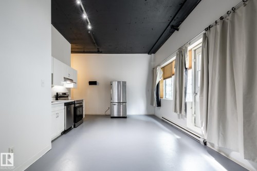 305 10024 Jasper Avenue, Edmonton, AB - Indoor