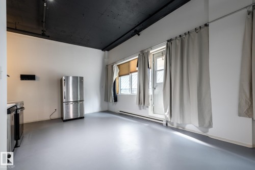 305 10024 Jasper Avenue, Edmonton, AB - Indoor Photo Showing Other Room