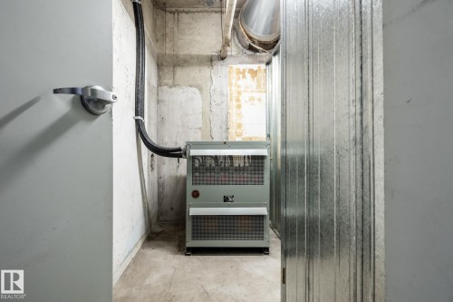 305 10024 Jasper Avenue, Edmonton, AB - Indoor