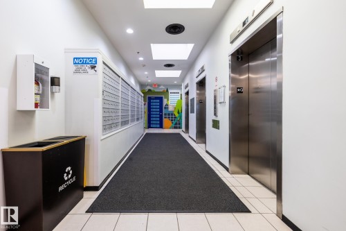 305 10024 Jasper Avenue, Edmonton, AB - Indoor Photo Showing Other Room