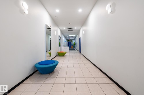 305 10024 Jasper Avenue, Edmonton, AB - Indoor Photo Showing Other Room