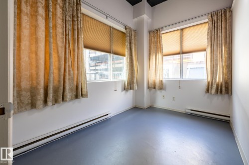 305 10024 Jasper Avenue, Edmonton, AB - Indoor Photo Showing Other Room