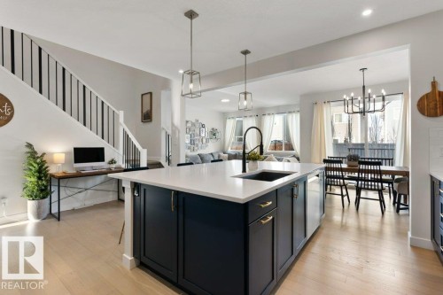 20876 131 Avenue, Edmonton, AB - Indoor Photo Showing Kitchen With Upgraded Kitchen