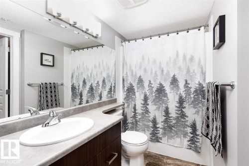 111 2229 44 Avenue, Edmonton, AB - Indoor Photo Showing Bathroom