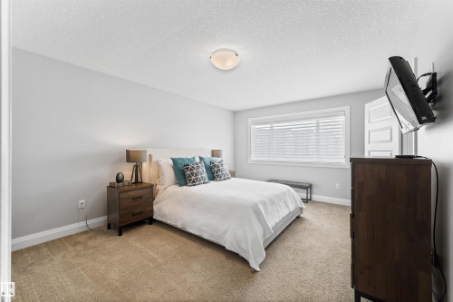 4917 Charles Point(E), Edmonton, AB - Indoor Photo Showing Bedroom