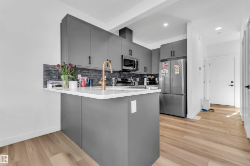 Unit 9 1910 Collip View, Edmonton, AB - Indoor Photo Showing Kitchen