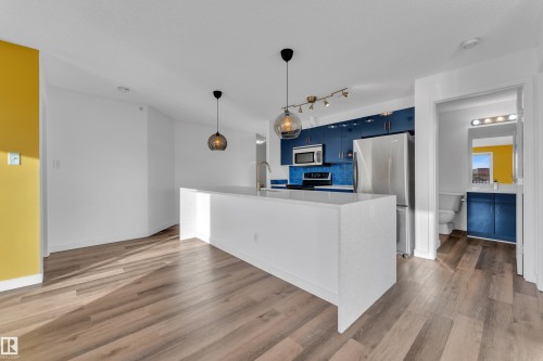 415 1188 Hyndman Road, Edmonton, AB - Indoor Photo Showing Kitchen