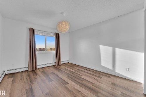 415 1188 Hyndman Road, Edmonton, AB - Indoor Photo Showing Other Room