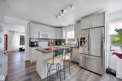 12436 75 Street, Edmonton, AB - Indoor Photo Showing Kitchen
