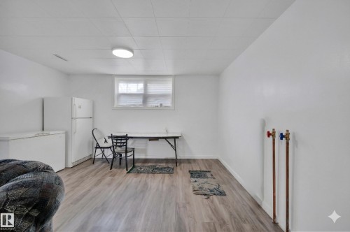 12436 75 Street, Edmonton, AB - Indoor