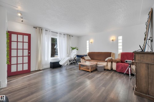 12436 75 Street, Edmonton, AB - Indoor Photo Showing Living Room