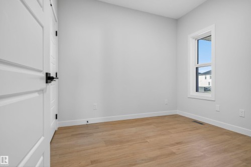 17 Hull Wynd, Spruce Grove, AB - Indoor Photo Showing Other Room