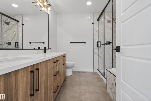 17 Hull Wynd, Spruce Grove, AB - Indoor Photo Showing Bathroom