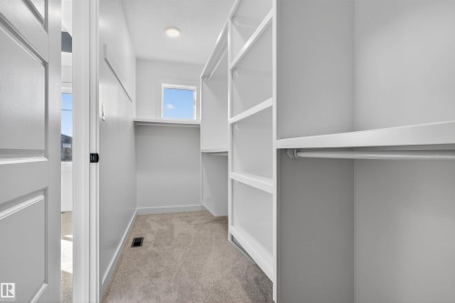 17 Hull Wynd, Spruce Grove, AB - Indoor With Storage