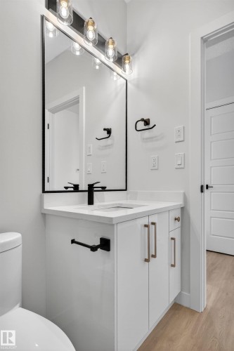 19 Hull Wynd, Spruce Grove, AB - Indoor Photo Showing Bathroom