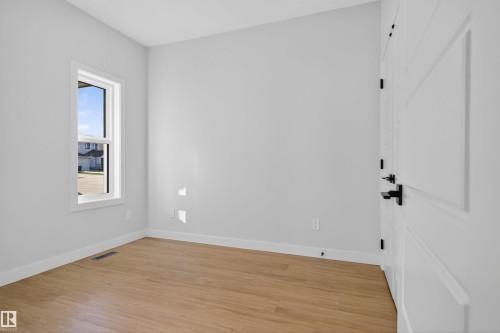 19 Hull Wynd, Spruce Grove, AB - Indoor Photo Showing Other Room