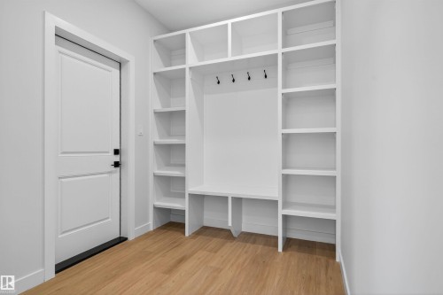 19 Hull Wynd, Spruce Grove, AB - Indoor With Storage