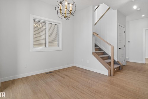 19 Hull Wynd, Spruce Grove, AB - Indoor Photo Showing Other Room