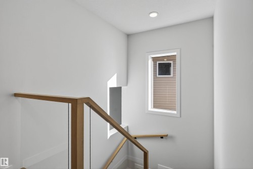 19 Hull Wynd, Spruce Grove, AB - Indoor Photo Showing Other Room