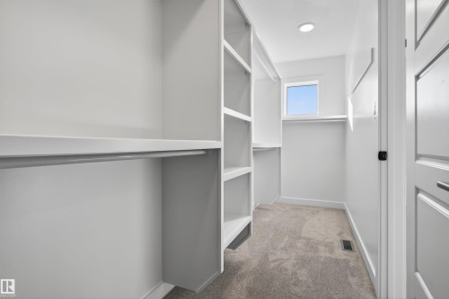 19 Hull Wynd, Spruce Grove, AB - Indoor Photo Showing Other Room