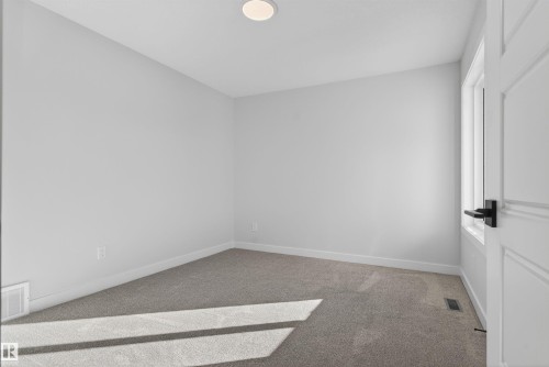 19 Hull Wynd, Spruce Grove, AB - Indoor Photo Showing Other Room