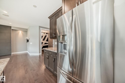 1921 33 Street, Edmonton, AB - Indoor Photo Showing Kitchen