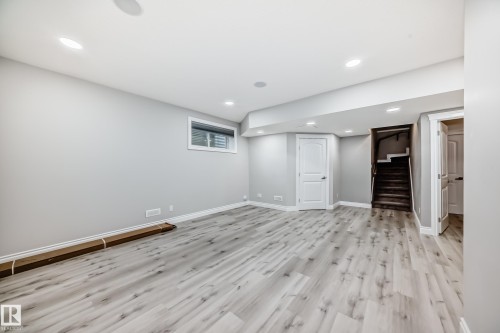 1921 33 Street, Edmonton, AB - Indoor Photo Showing Other Room