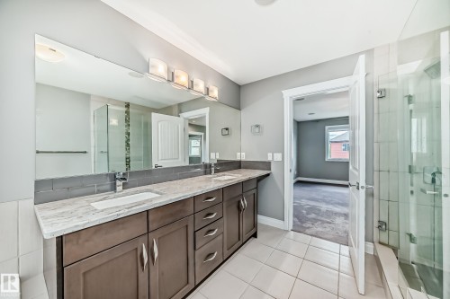 1921 33 Street, Edmonton, AB - Indoor Photo Showing Bathroom