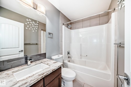 1921 33 Street, Edmonton, AB - Indoor Photo Showing Bathroom
