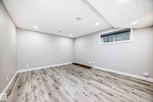 1921 33 Street, Edmonton, AB - Indoor