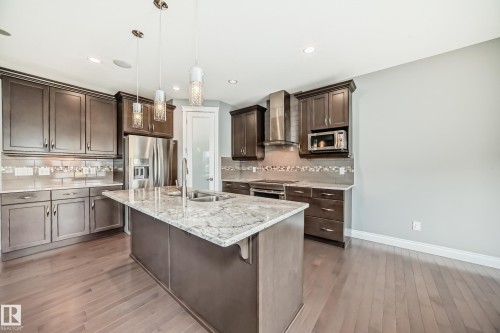 1921 33 Street, Edmonton, AB - Indoor Photo Showing Kitchen With Double Sink With Upgraded Kitchen