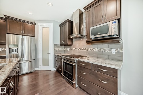 1921 33 Street, Edmonton, AB - Indoor Photo Showing Kitchen With Upgraded Kitchen