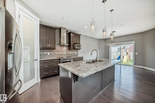 1921 33 Street, Edmonton, AB - Indoor Photo Showing Kitchen With Double Sink With Upgraded Kitchen