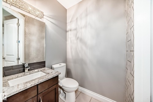 1921 33 Street, Edmonton, AB - Indoor Photo Showing Bathroom
