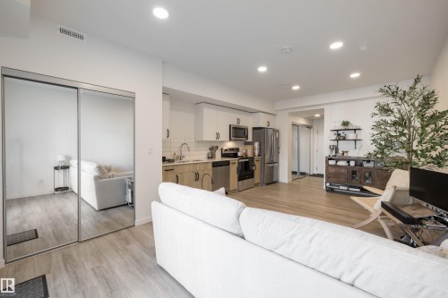 101 860 Secord Blvd, Edmonton, AB - Indoor