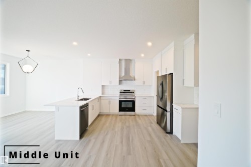 7694 174A Avenue, Edmonton, AB - Indoor Photo Showing Kitchen