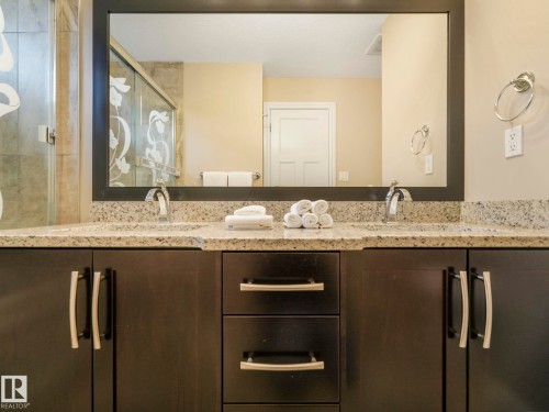 2 10319 120 Street, Edmonton, AB - Indoor Photo Showing Bathroom