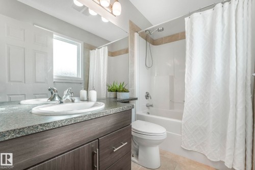 1126 176 Street, Edmonton, AB - Indoor Photo Showing Bathroom