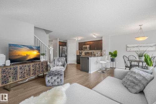 1126 176 Street, Edmonton, AB - Indoor Photo Showing Living Room
