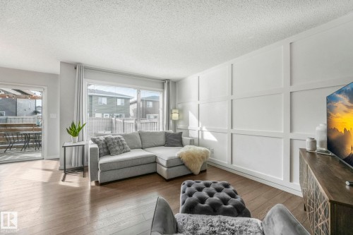 1126 176 Street, Edmonton, AB - Indoor Photo Showing Living Room