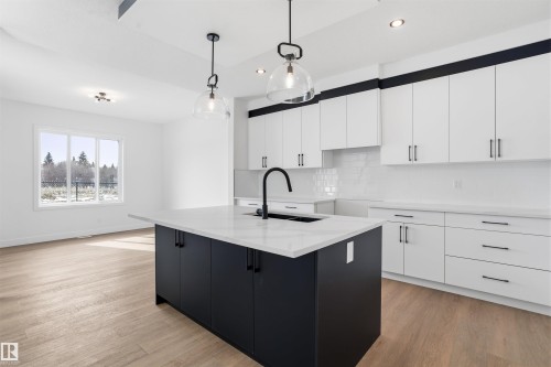 24 Meadowgrove Landing, Spruce Grove, AB - Indoor Photo Showing Kitchen With Upgraded Kitchen