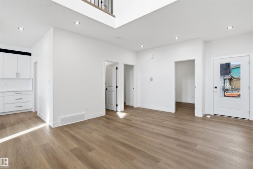 24 Meadowgrove Landing, Spruce Grove, AB - Indoor Photo Showing Other Room