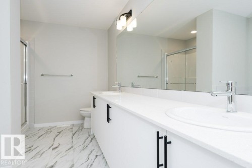 3945 Wren Loop, Edmonton, AB - Indoor Photo Showing Bathroom