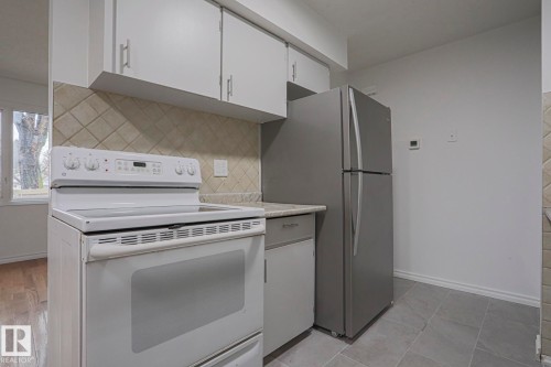 6 14205 82 Street, Edmonton, AB - Indoor