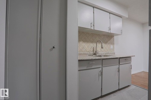 6 14205 82 Street, Edmonton, AB - Indoor Photo Showing Kitchen