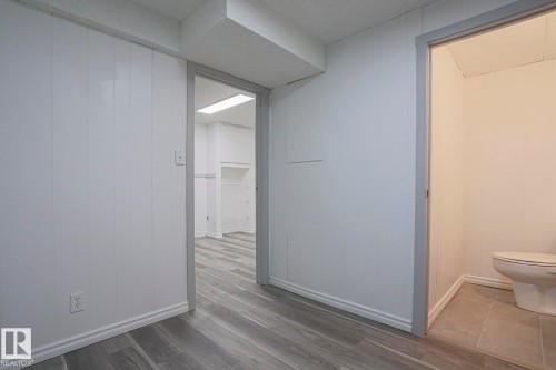 6 14205 82 Street, Edmonton, AB - Indoor